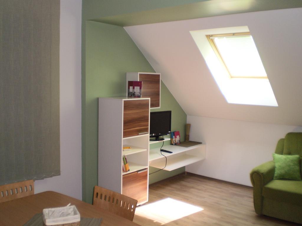 Apartments Petar Pan Krapinske Toplice Δωμάτιο φωτογραφία