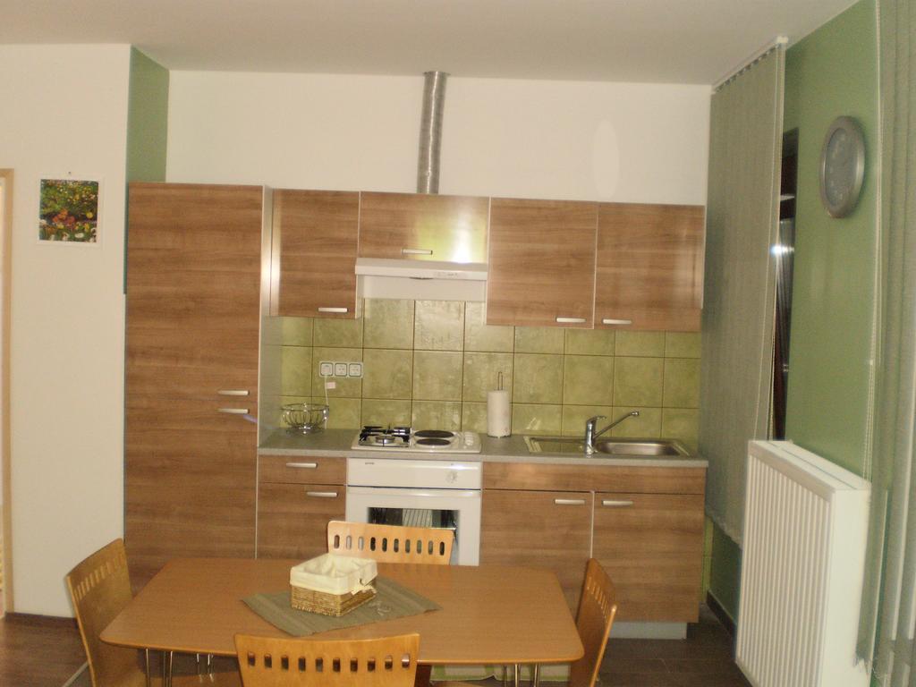 Apartments Petar Pan Krapinske Toplice Δωμάτιο φωτογραφία