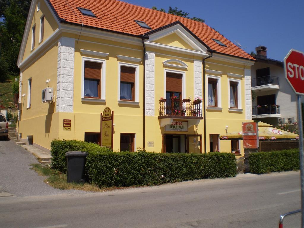 Apartments Petar Pan Krapinske Toplice Δωμάτιο φωτογραφία